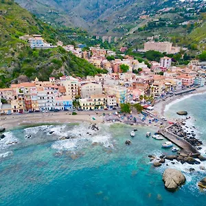 Hostel House Giardini-Naxos