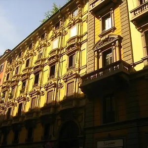 Konukevi Castaldi House Milano