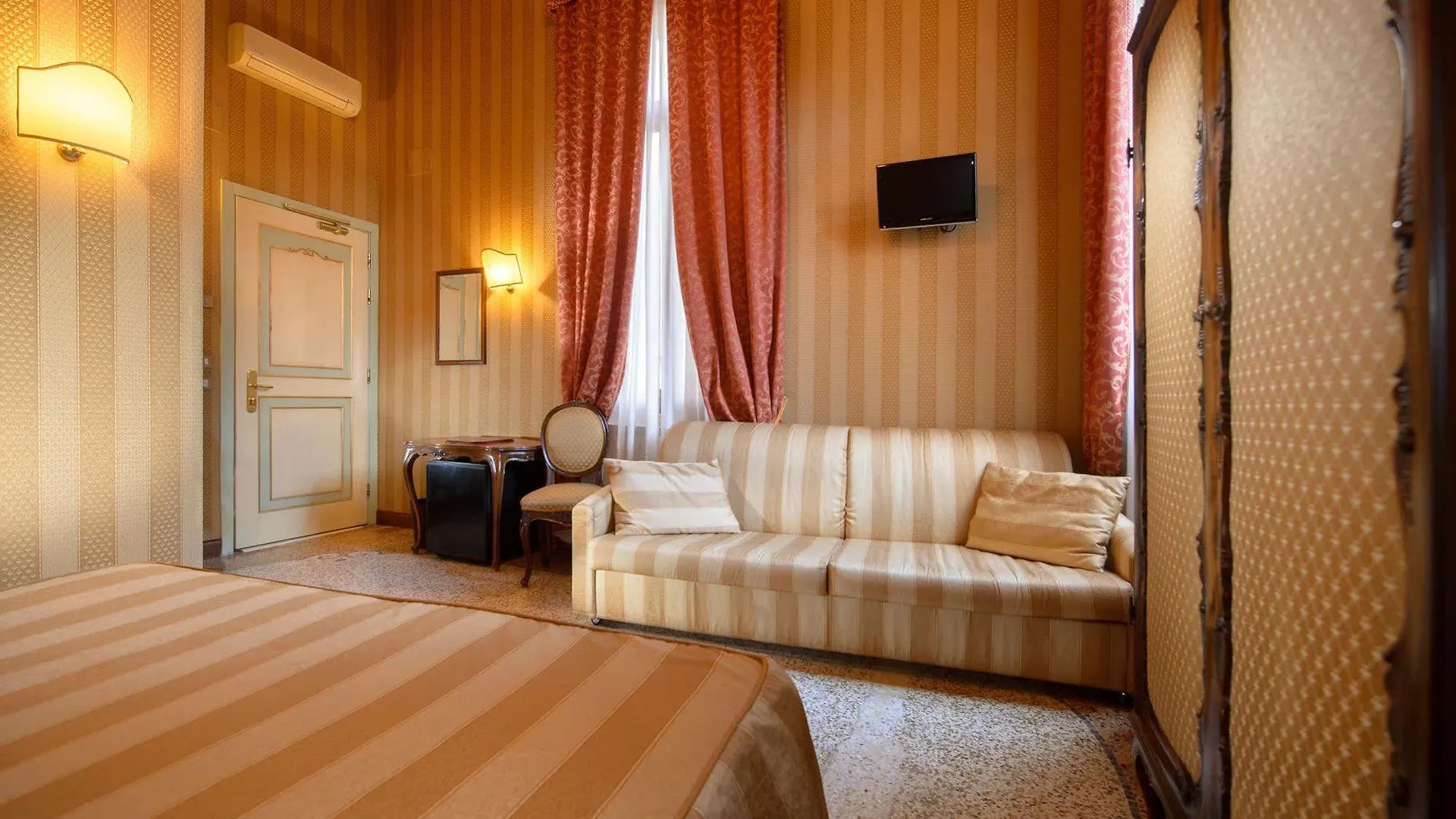 ***  Centauro Hotel Venice Italy